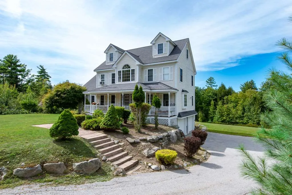 2 Jolan Lane Raymond NH 03077