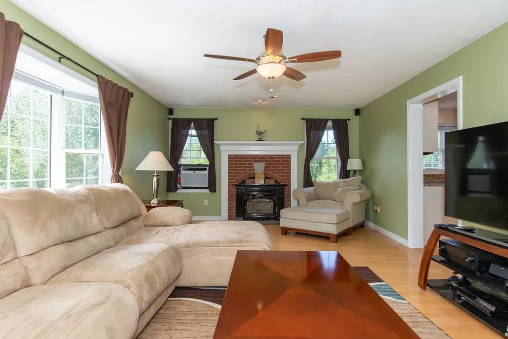 2 Jolan Lane Raymond NH 03077