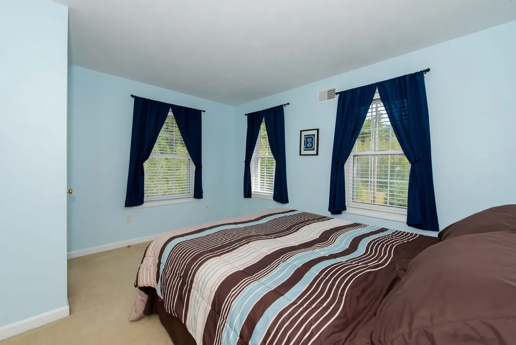 2 Jolan Lane Raymond NH 03077