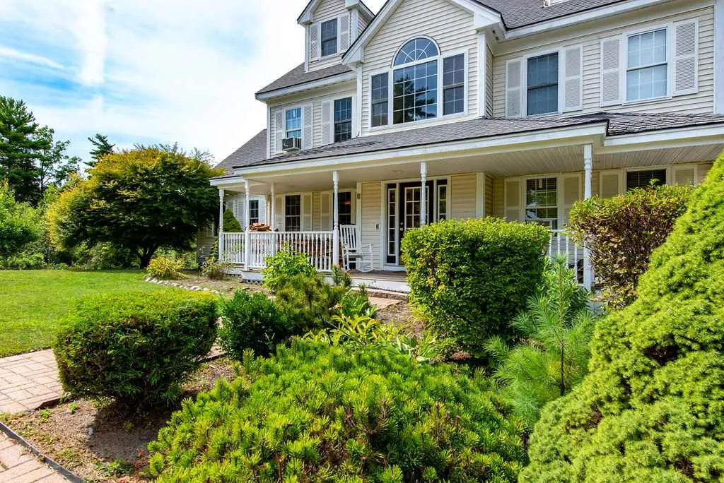 2 Jolan Lane Raymond NH 03077