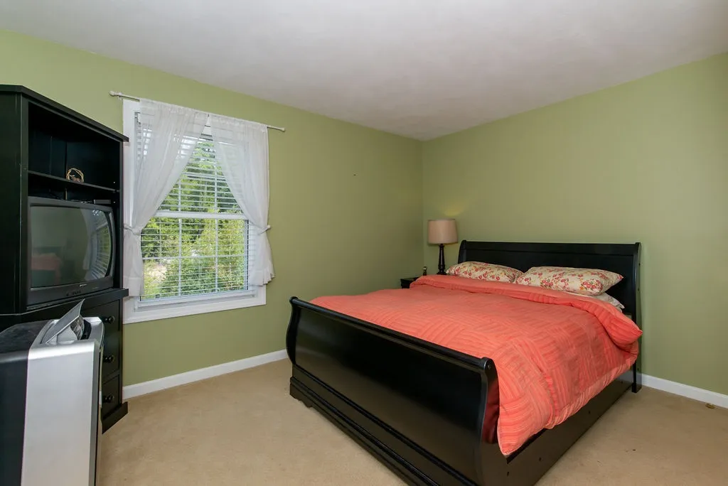 2 Jolan Lane Raymond NH 03077