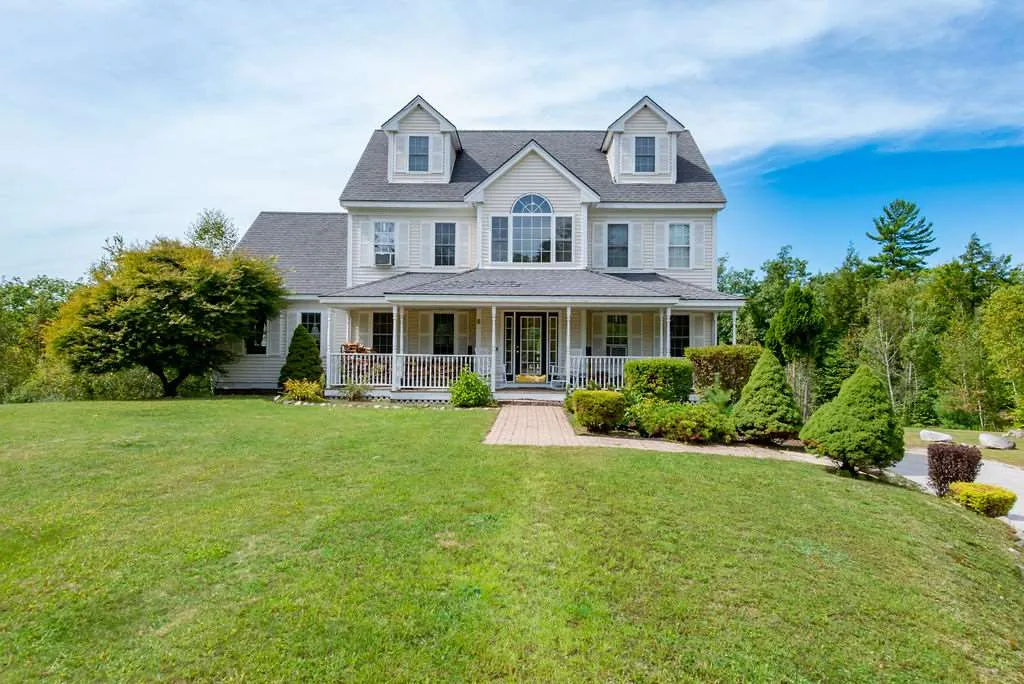 2 Jolan Lane Raymond NH 03077