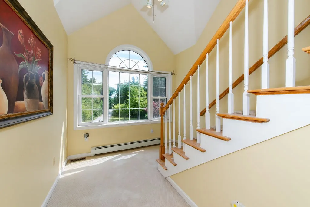 2 Jolan Lane Raymond NH 03077