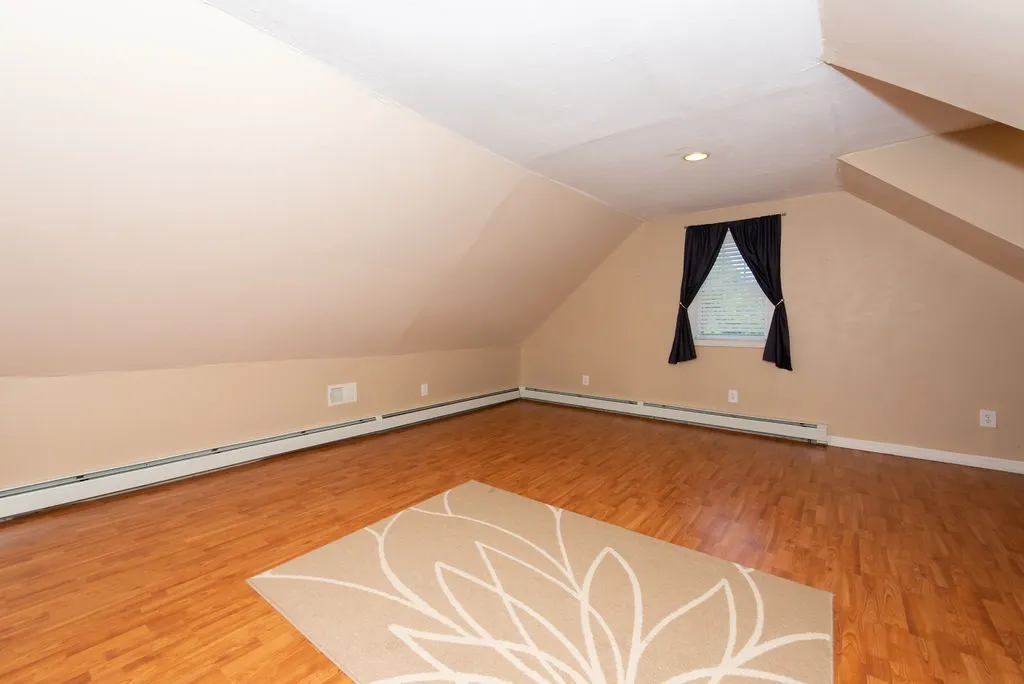 2 Jolan Lane Raymond NH 03077