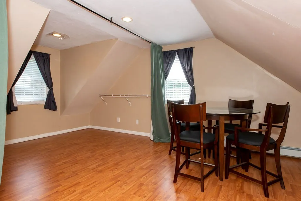 2 Jolan Lane Raymond NH 03077