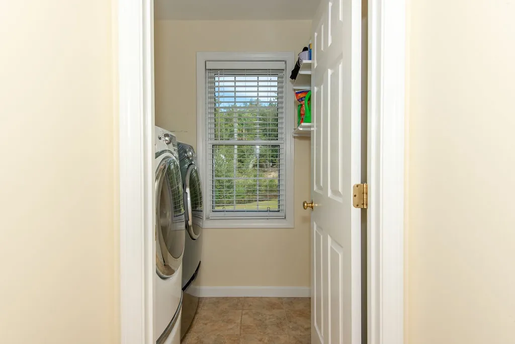 2 Jolan Lane Raymond NH 03077