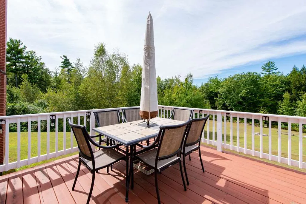 2 Jolan Lane Raymond NH 03077