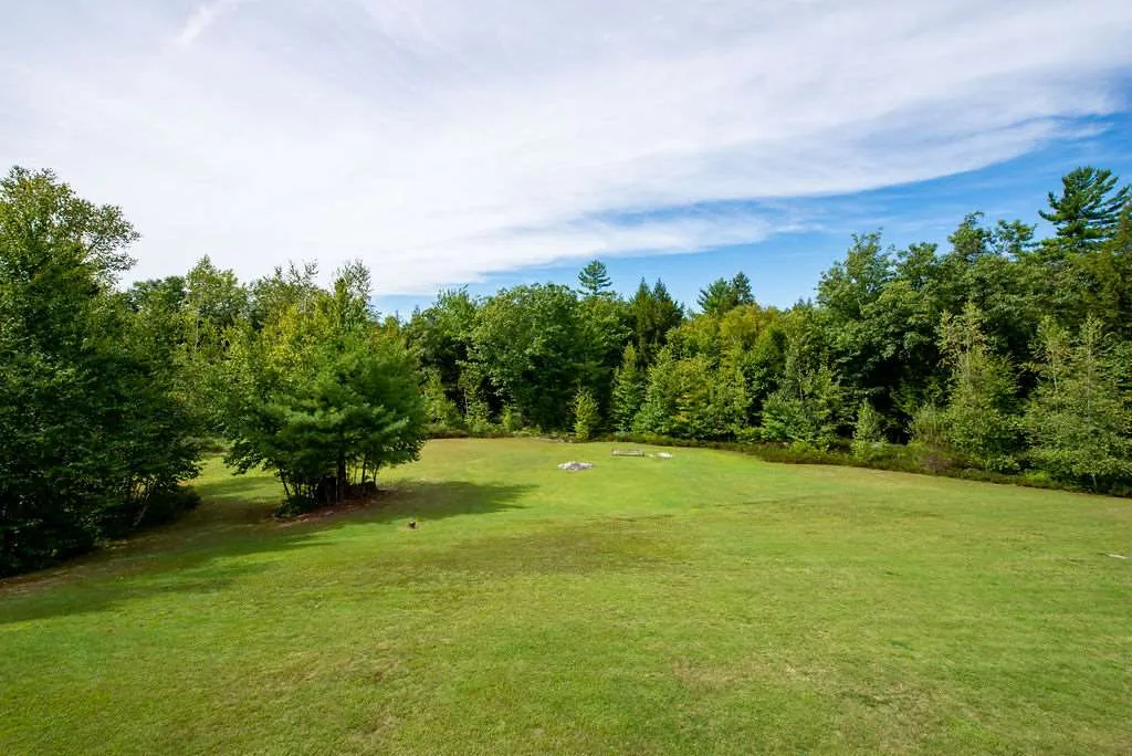 2 Jolan Lane Raymond NH 03077