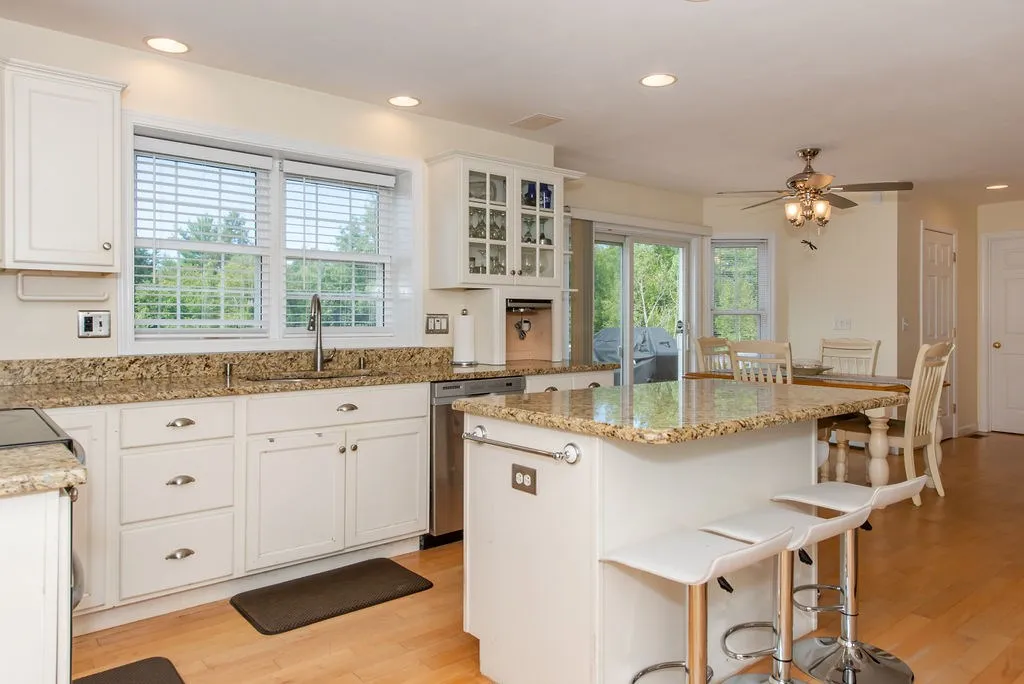2 Jolan Lane Raymond NH 03077