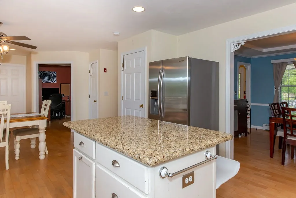 2 Jolan Lane Raymond NH 03077