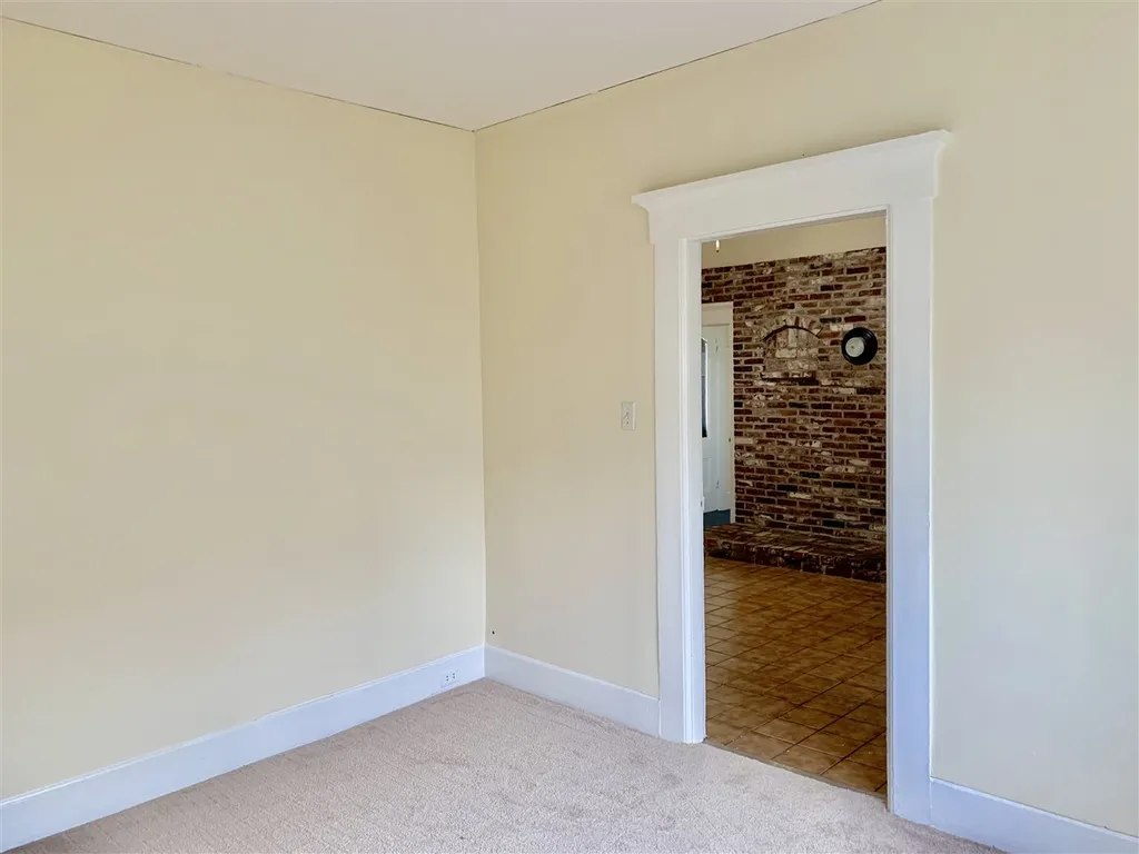 28 Linden Street Manchester NH 03104