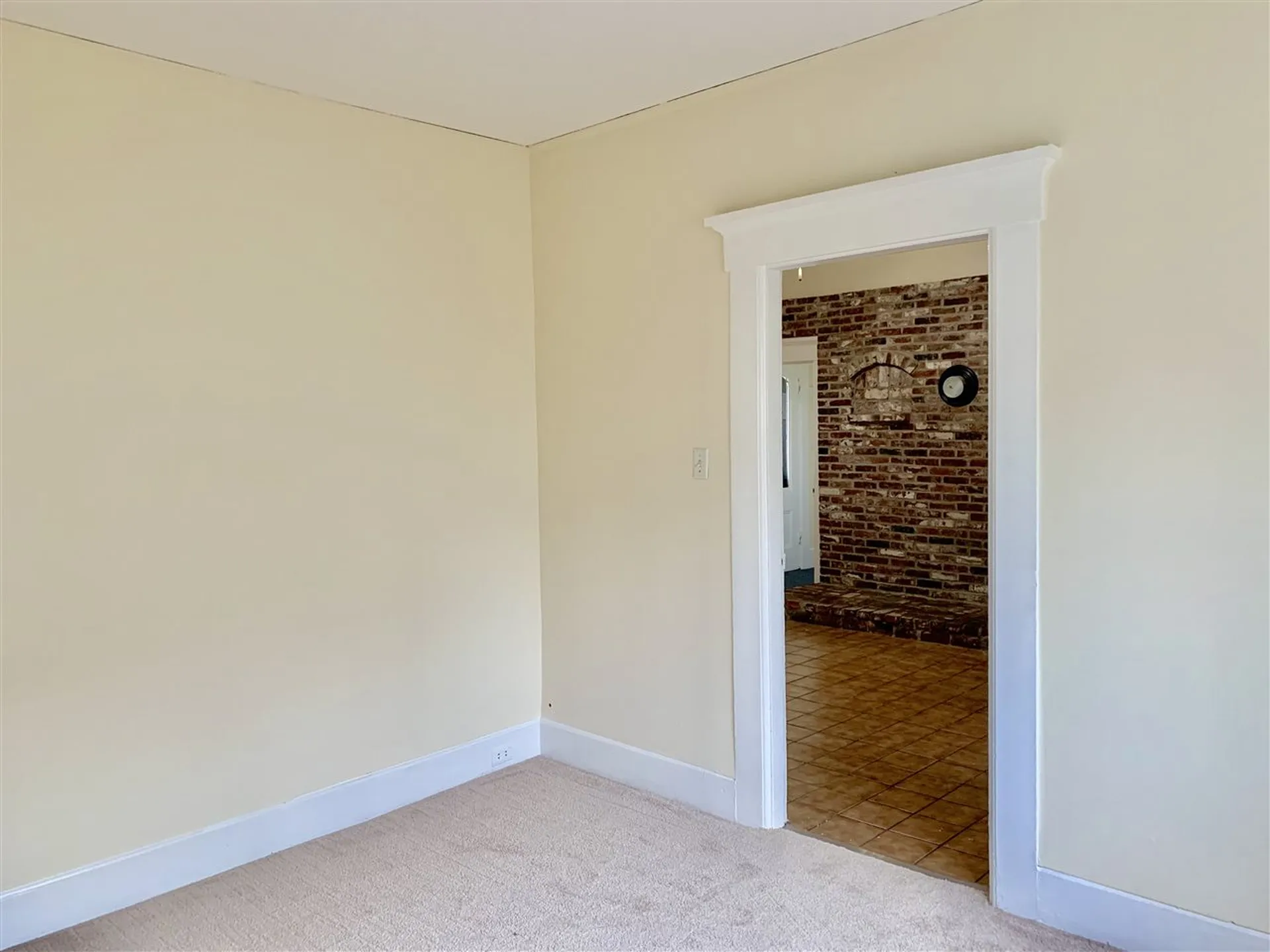 28 Linden Street Manchester NH 03104