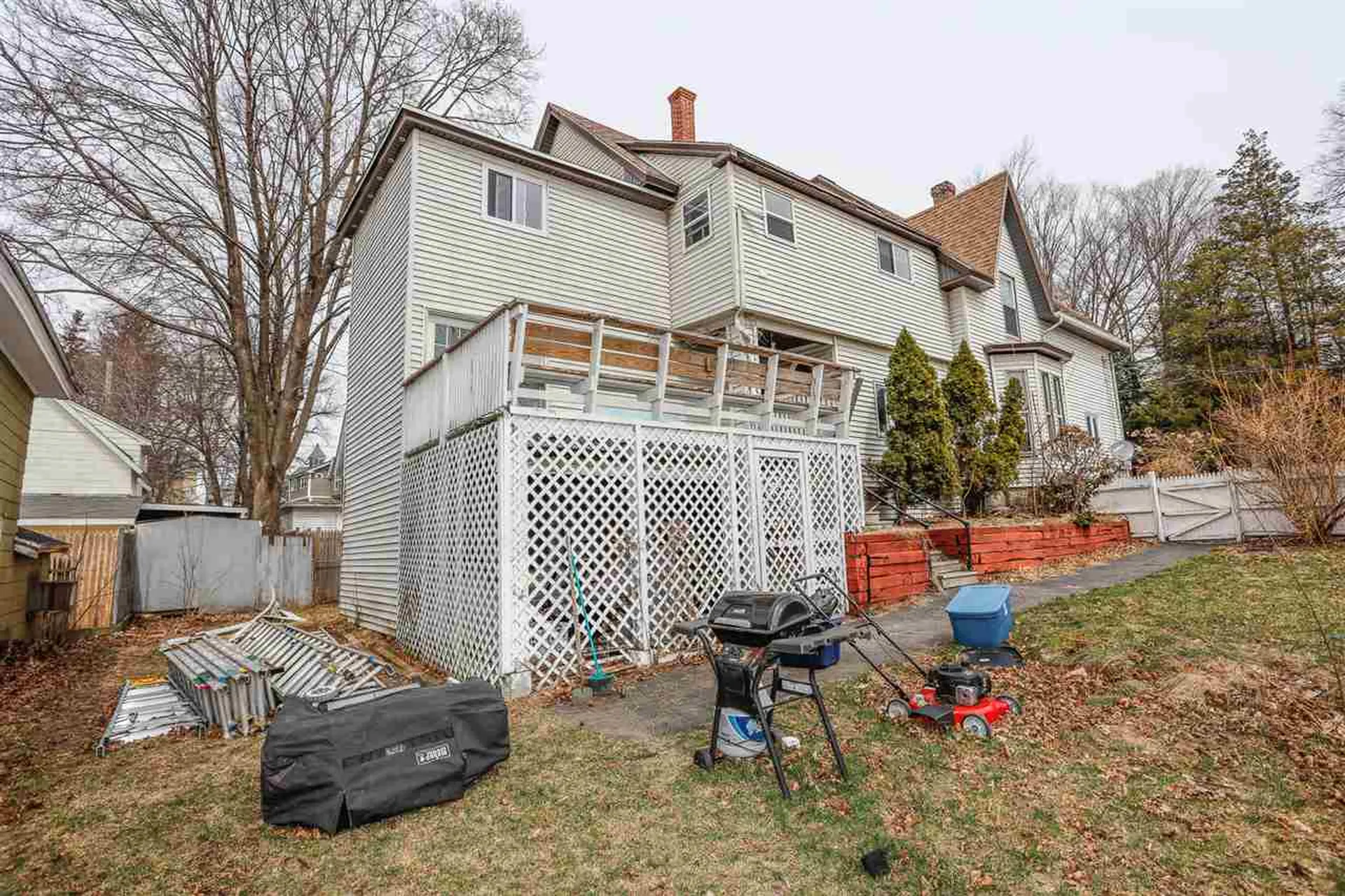28 Linden Street Manchester NH 03104