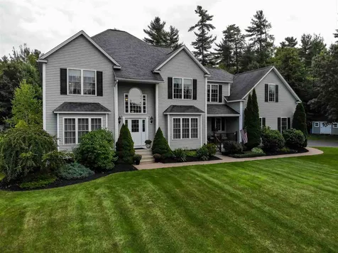 38 May Lane Pelham NH 03076