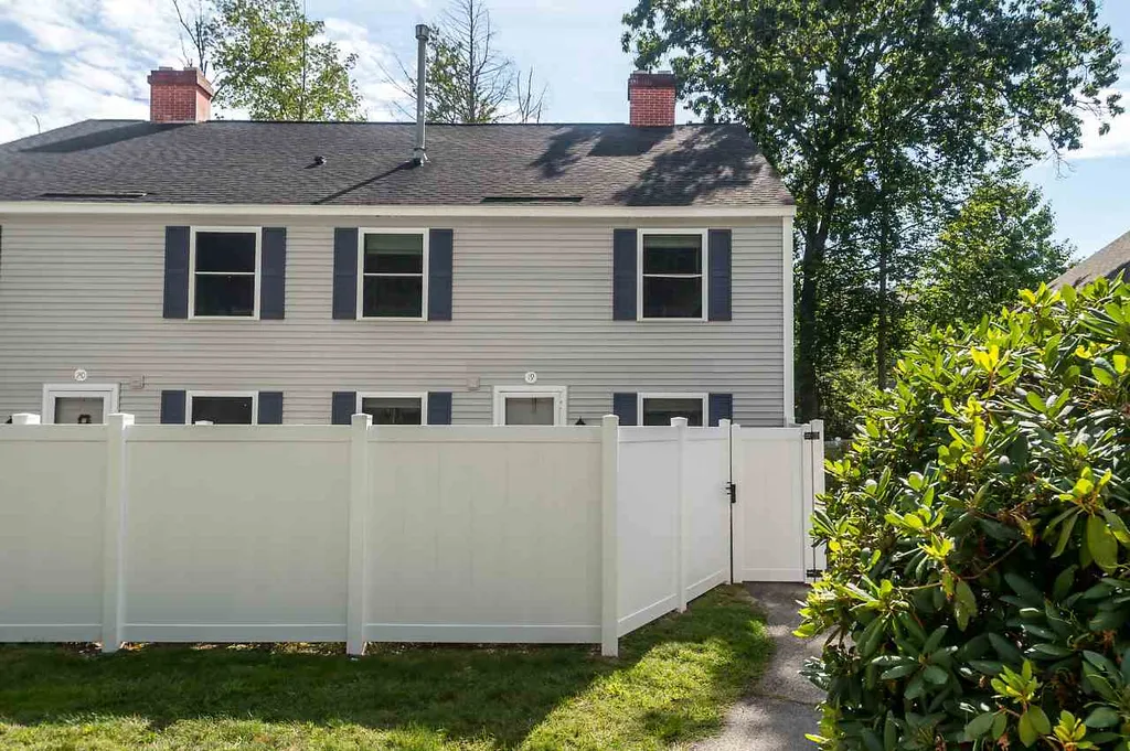 19 Hemlock Forest Road Dover NH 03820