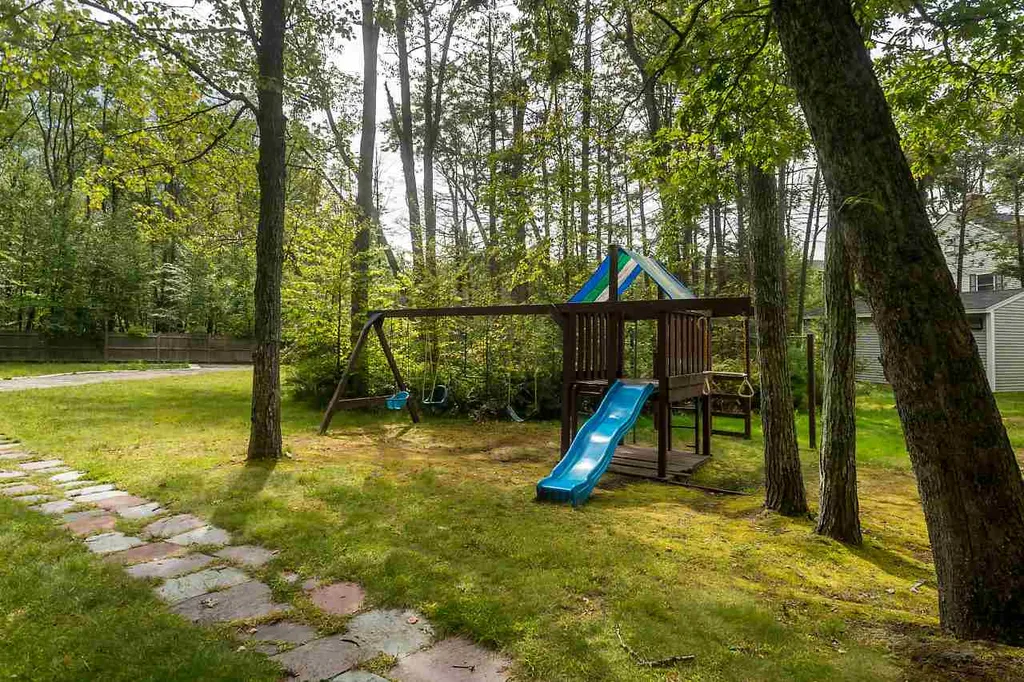 19 Hemlock Forest Road Dover NH 03820