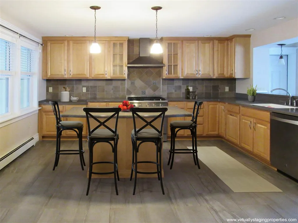 19 Androscoggin Street Gorham NH 03581