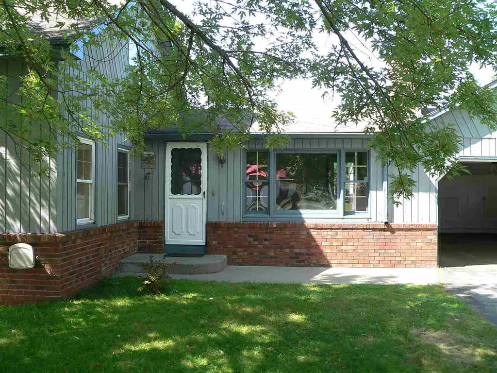 19 Nh Route 145 Colebrook NH 03576