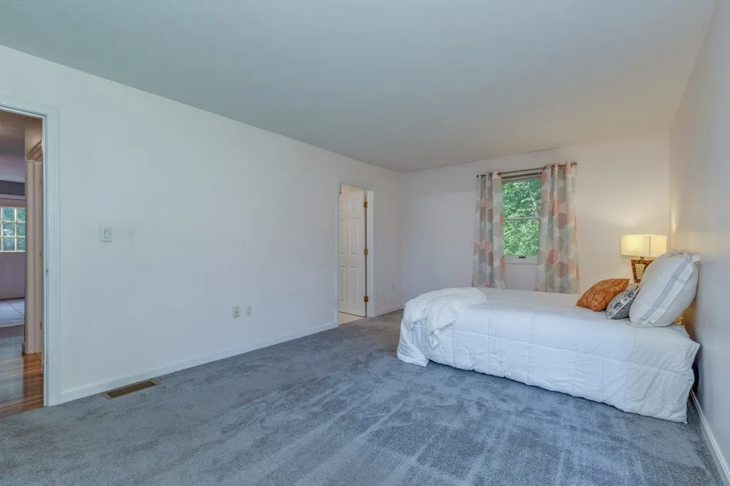3 Independence Drive Salem NH 03079