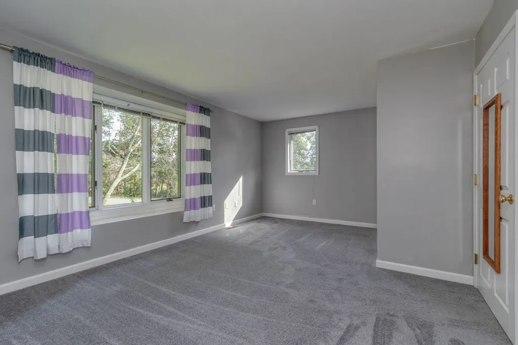 3 Independence Drive Salem NH 03079