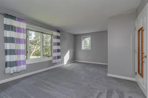 3 Independence Drive Salem NH 03079