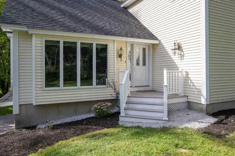 3 Independence Drive Salem NH 03079