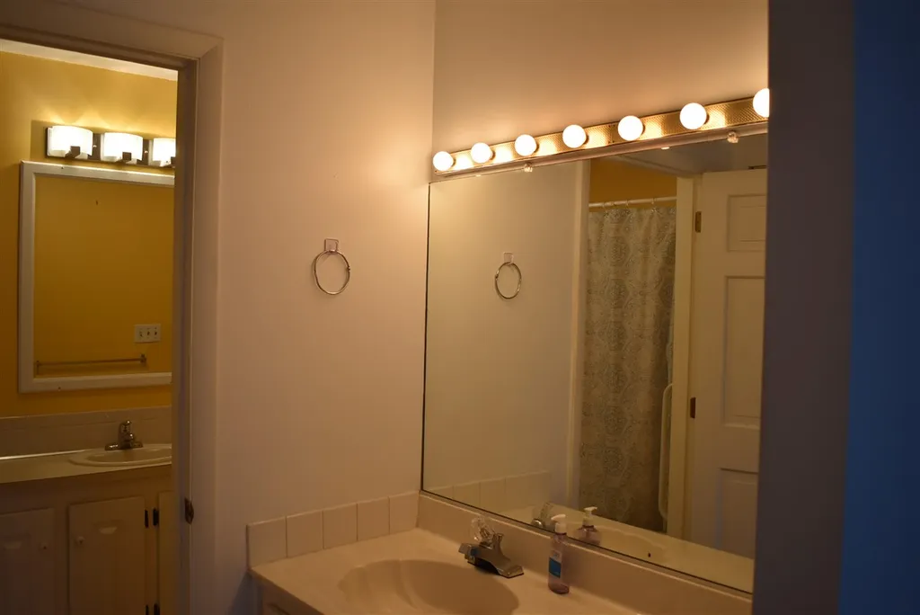 39 Spit Brook Road Nashua NH 03060