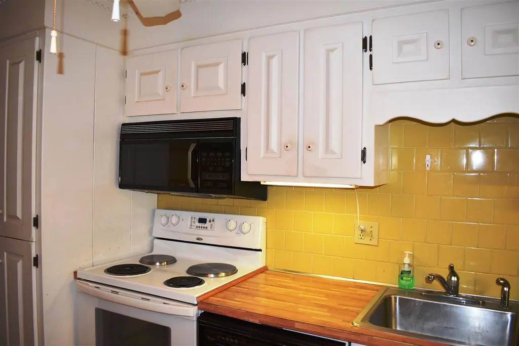39 Spit Brook Road Nashua NH 03060