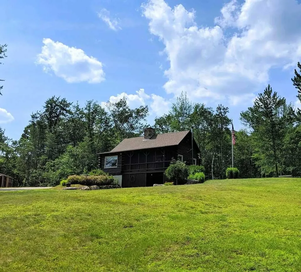 612 Cross Country Road Pembroke NH 03275