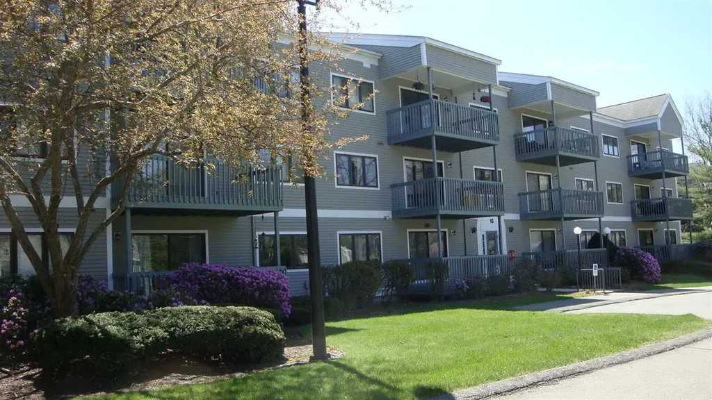 16 Ledgewood Hills Drive Nashua NH 03062
