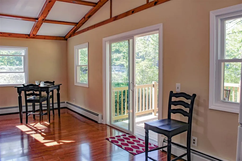 18 W. Shore Drive Raymond NH 03077