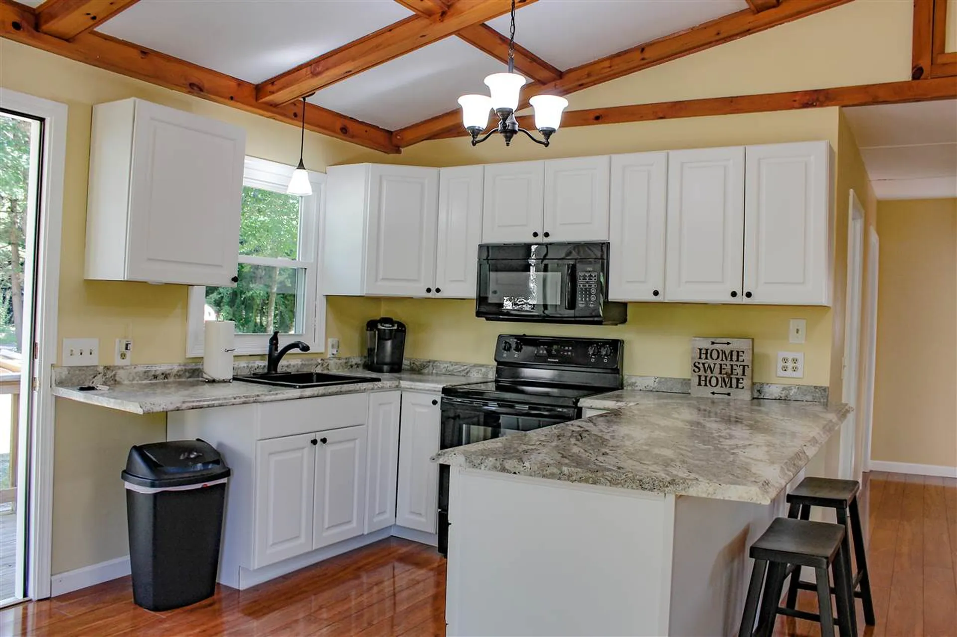 18 W. Shore Drive Raymond NH 03077