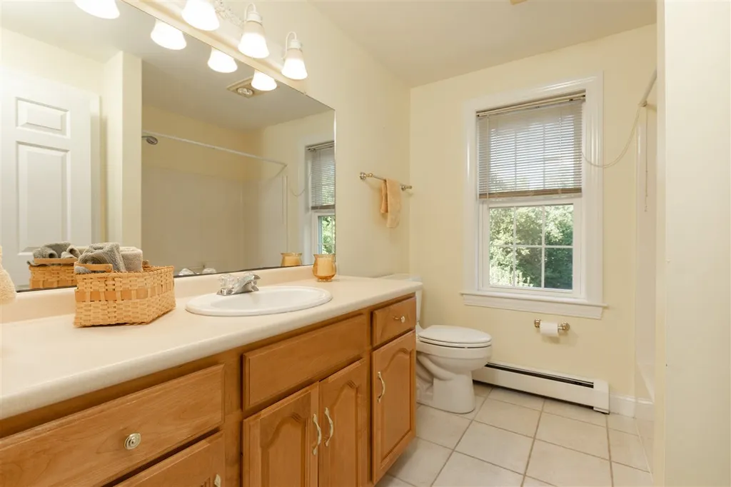 14 Easton Hill Lane Stratham NH 03885