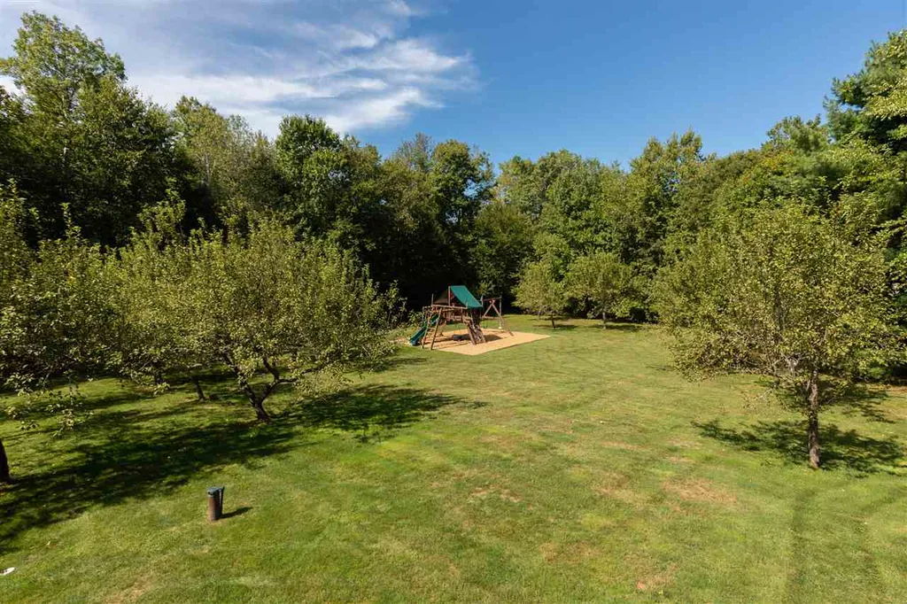14 Easton Hill Lane Stratham NH 03885