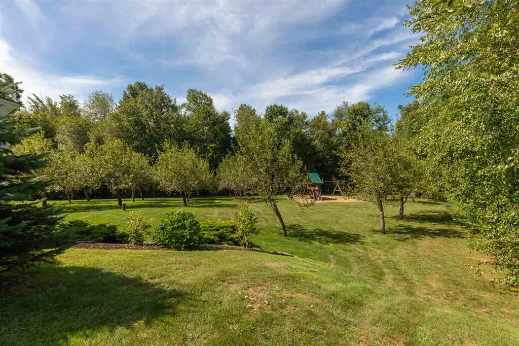 14 Easton Hill Lane Stratham NH 03885