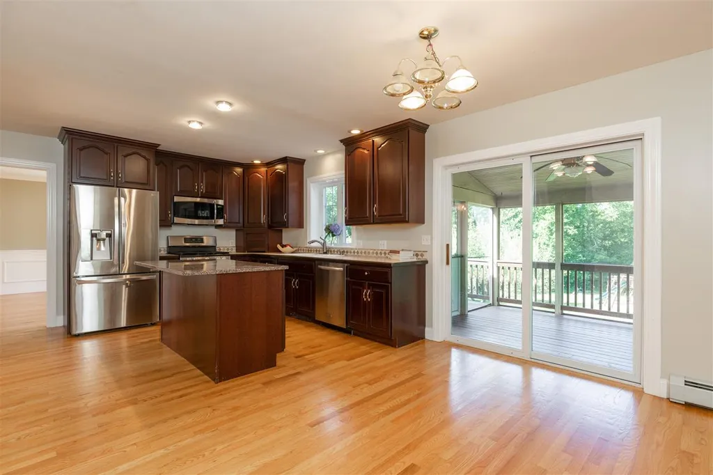 14 Easton Hill Lane Stratham NH 03885