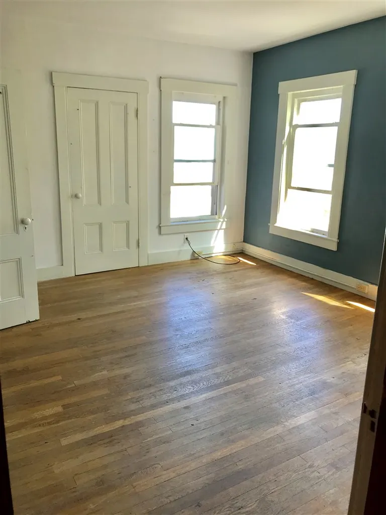 24 Mulberry Street Nashua NH 03060