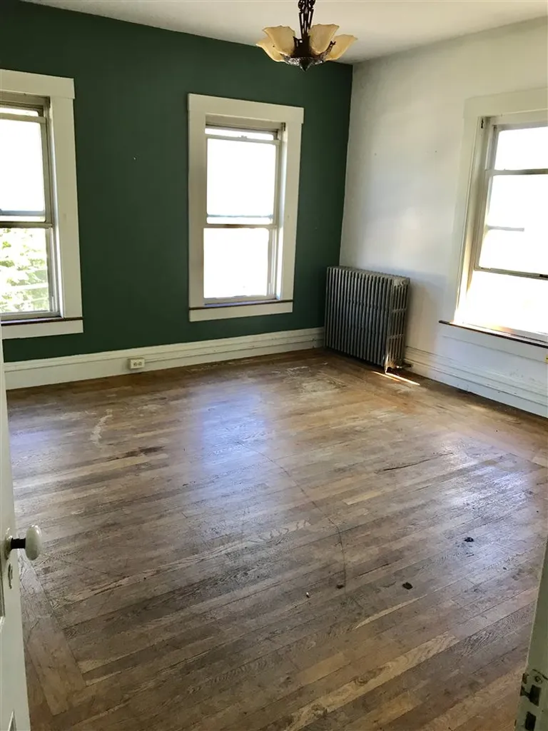 24 Mulberry Street Nashua NH 03060