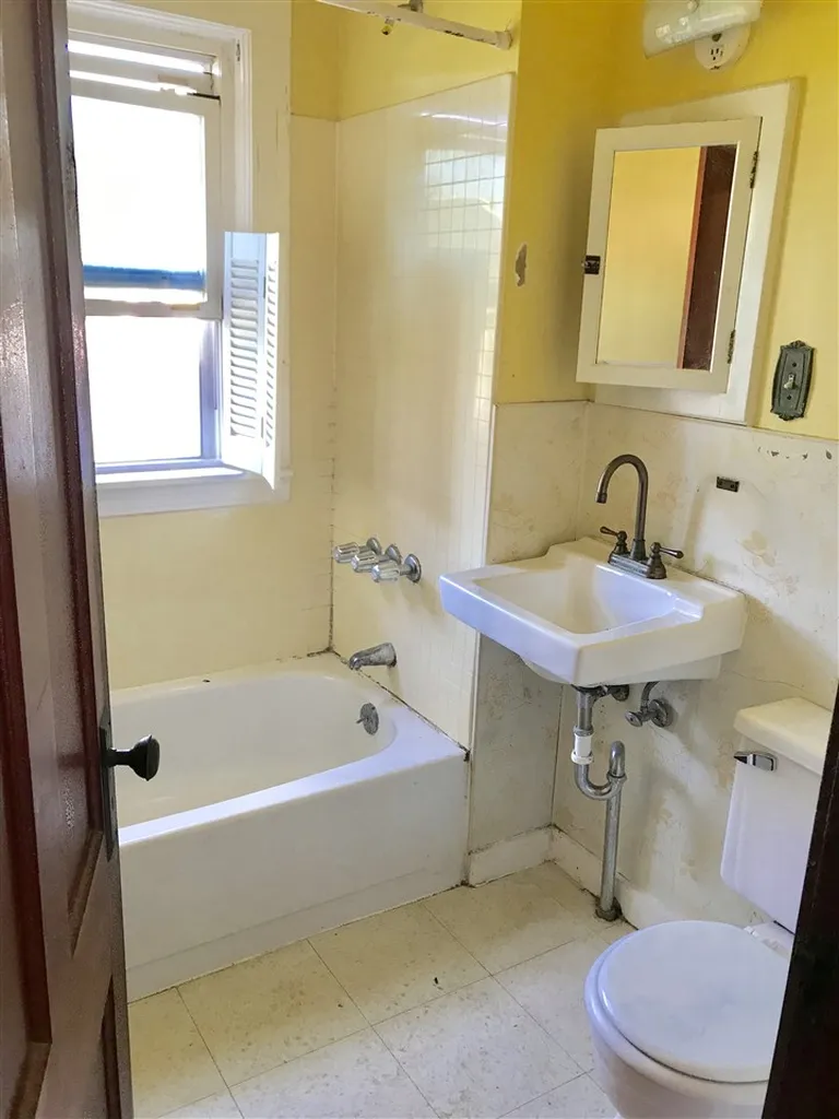 24 Mulberry Street Nashua NH 03060