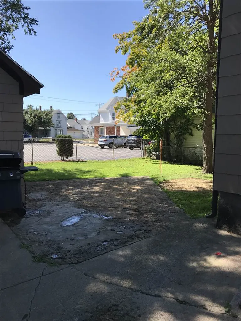 24 Mulberry Street Nashua NH 03060