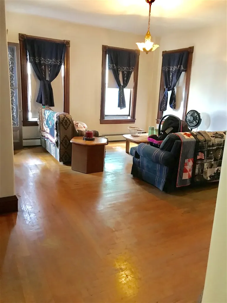 24 Mulberry Street Nashua NH 03060