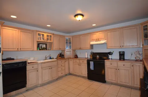 24 Shapleigh Road Kittery ME 03904