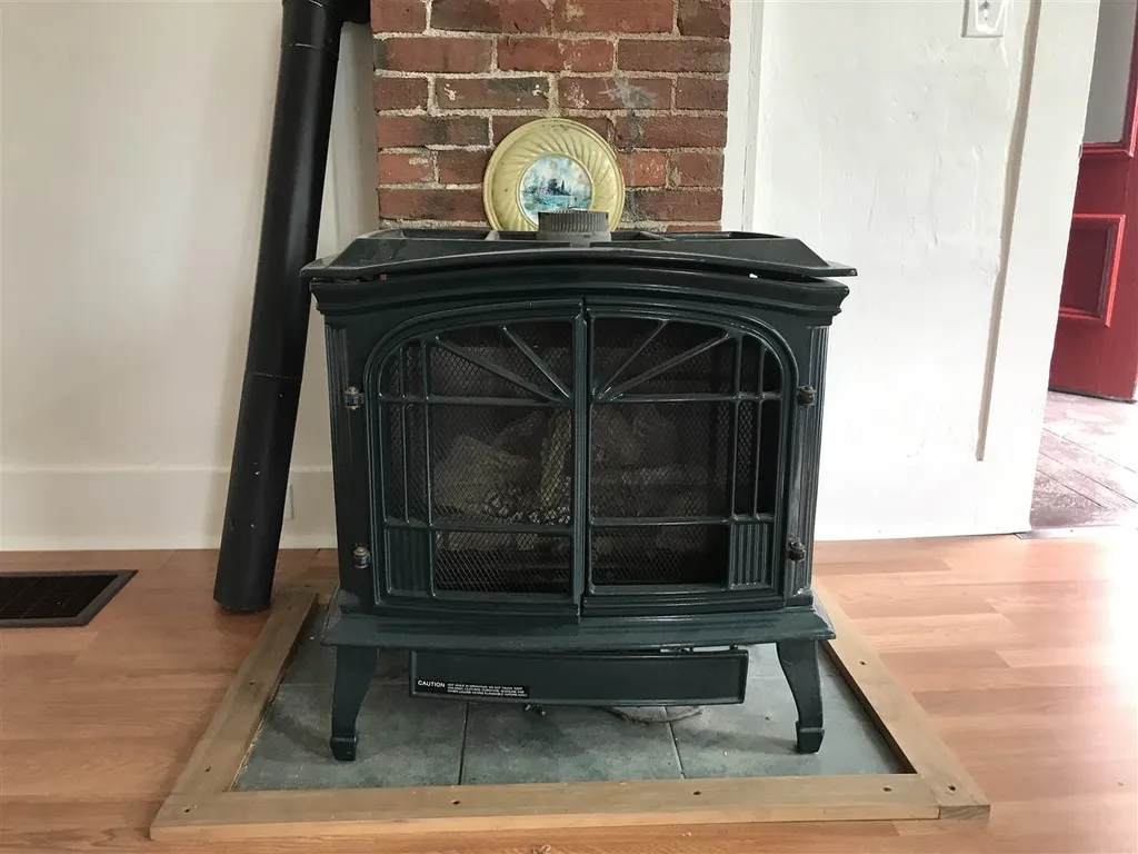 41 Union Street Hillsborough NH 03244