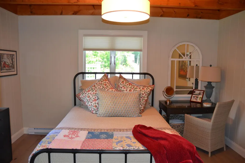 180 Pine Point Drive New Durham NH 03855