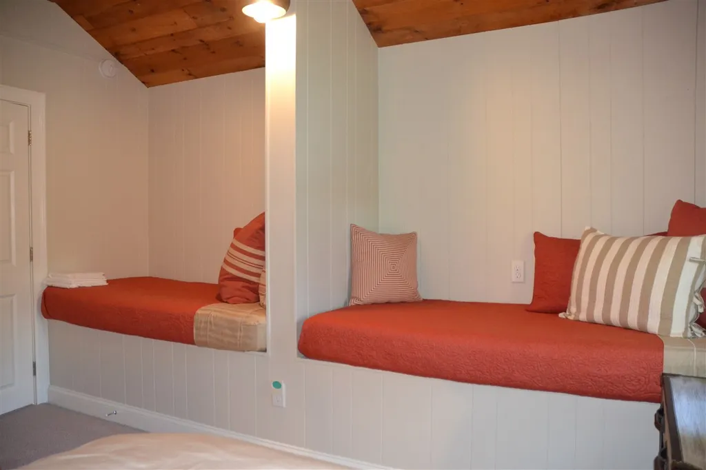180 Pine Point Drive New Durham NH 03855