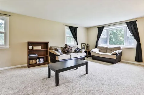 54 Heritage Circle Hudson NH 03051