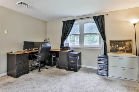 54 Heritage Circle Hudson NH 03051