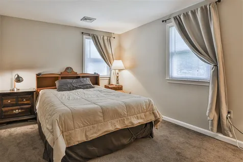 54 Heritage Circle Hudson NH 03051