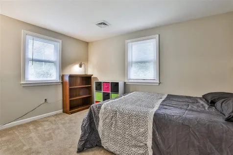 54 Heritage Circle Hudson NH 03051