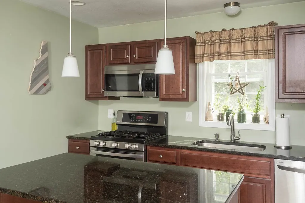 165 Upper Deerfield Road Northwood NH 03261